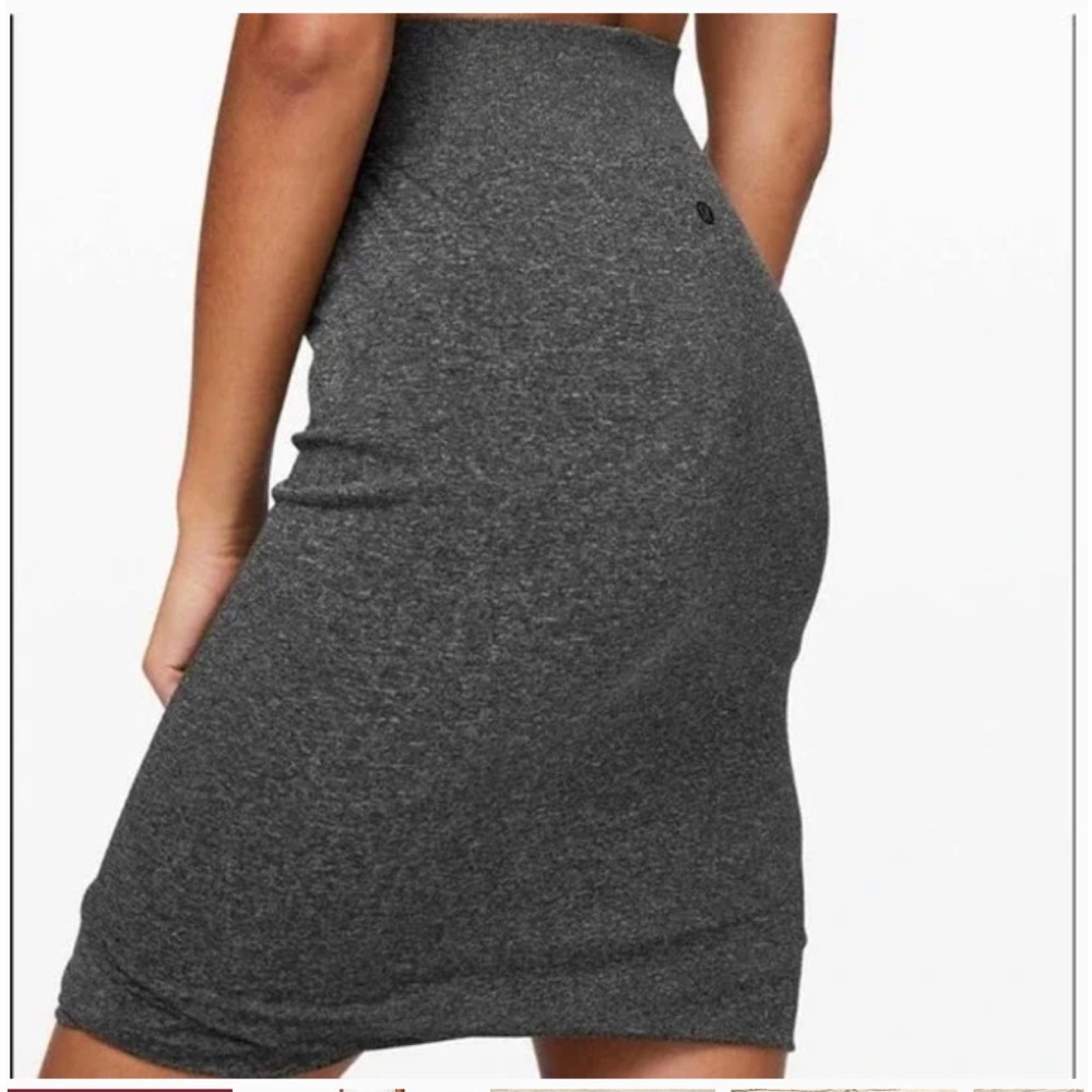 Lululemon Boulevard Bliss Skirt 8 Black / White NWOT/ New Without Tag